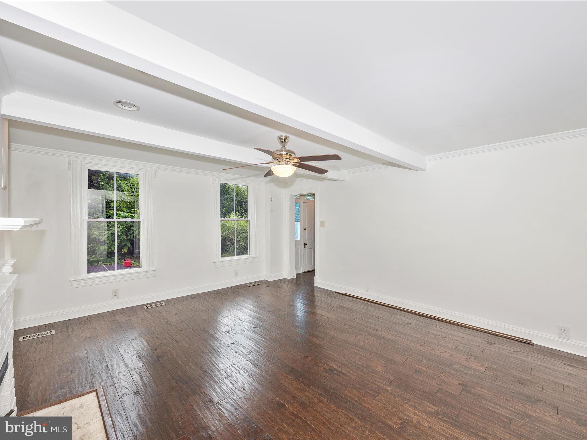 10534 Cook Brothers Road Ijamsville, MD 21754 - Photo 2 of 36 Living Room