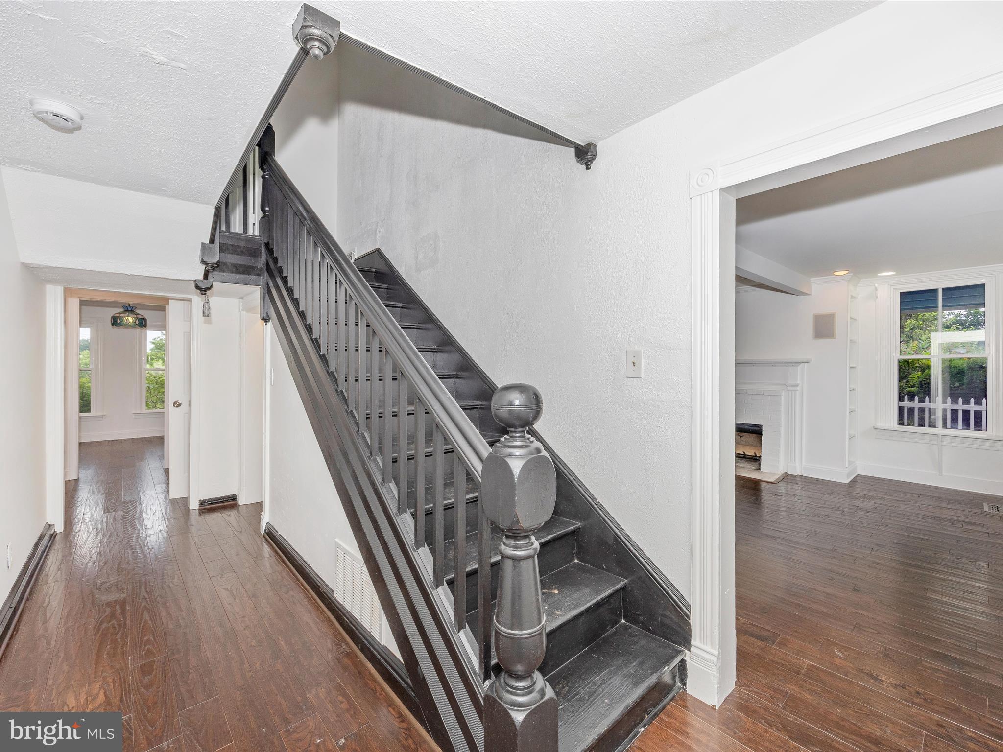 10534 Cook Brothers Road Ijamsville, MD 21754 - Photo 8 of 36 Stairway