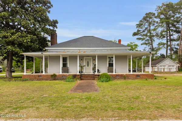 $250,000 | 308 Pollock Street, Pollocksville, NC 28573