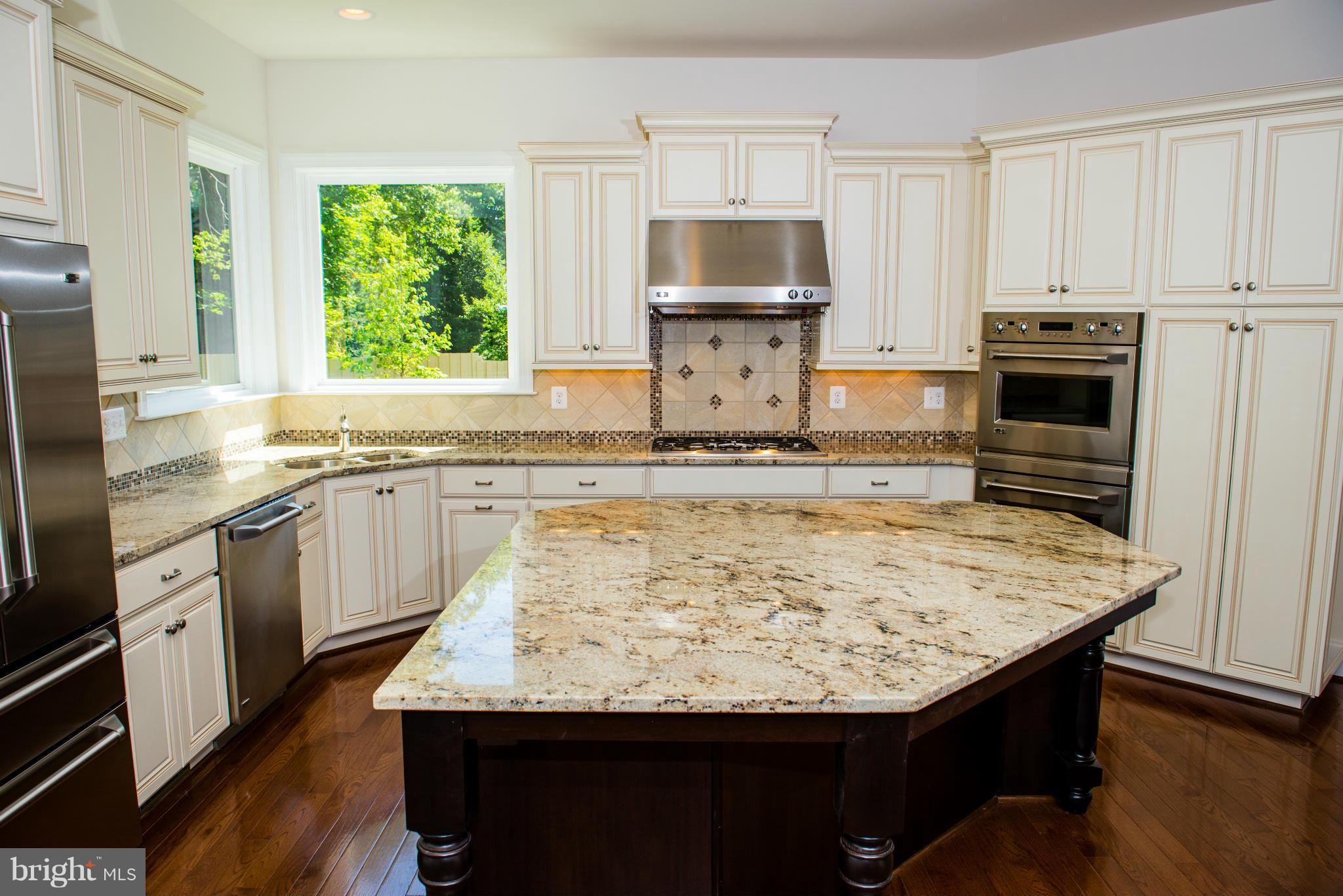 10002 Courthouse Road Vienna, VA 22181 - Photo 13 of 27 Kitchen