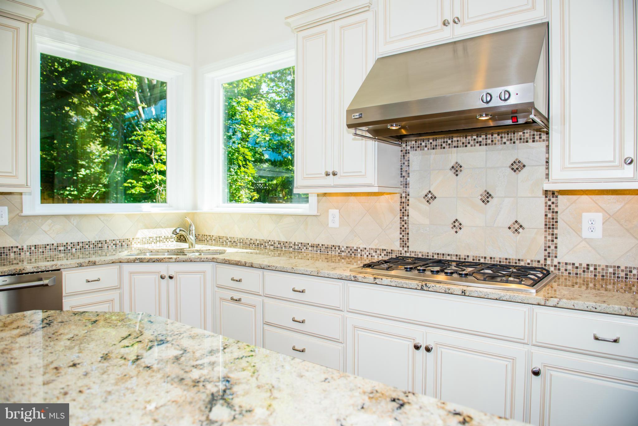 10002 Courthouse Road Vienna, VA 22181 - Photo 16 of 27 Kitchen