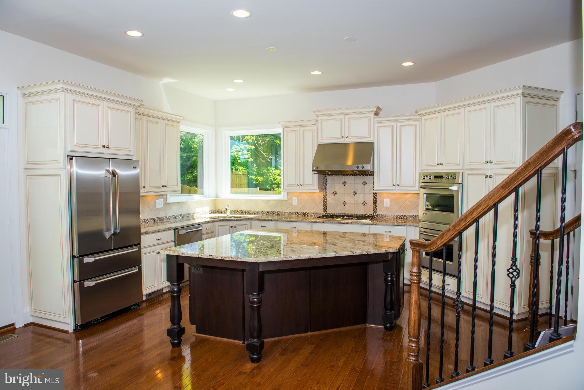 10002 Courthouse Road Vienna, VA 22181 - Photo 19 of 27 Kitchen