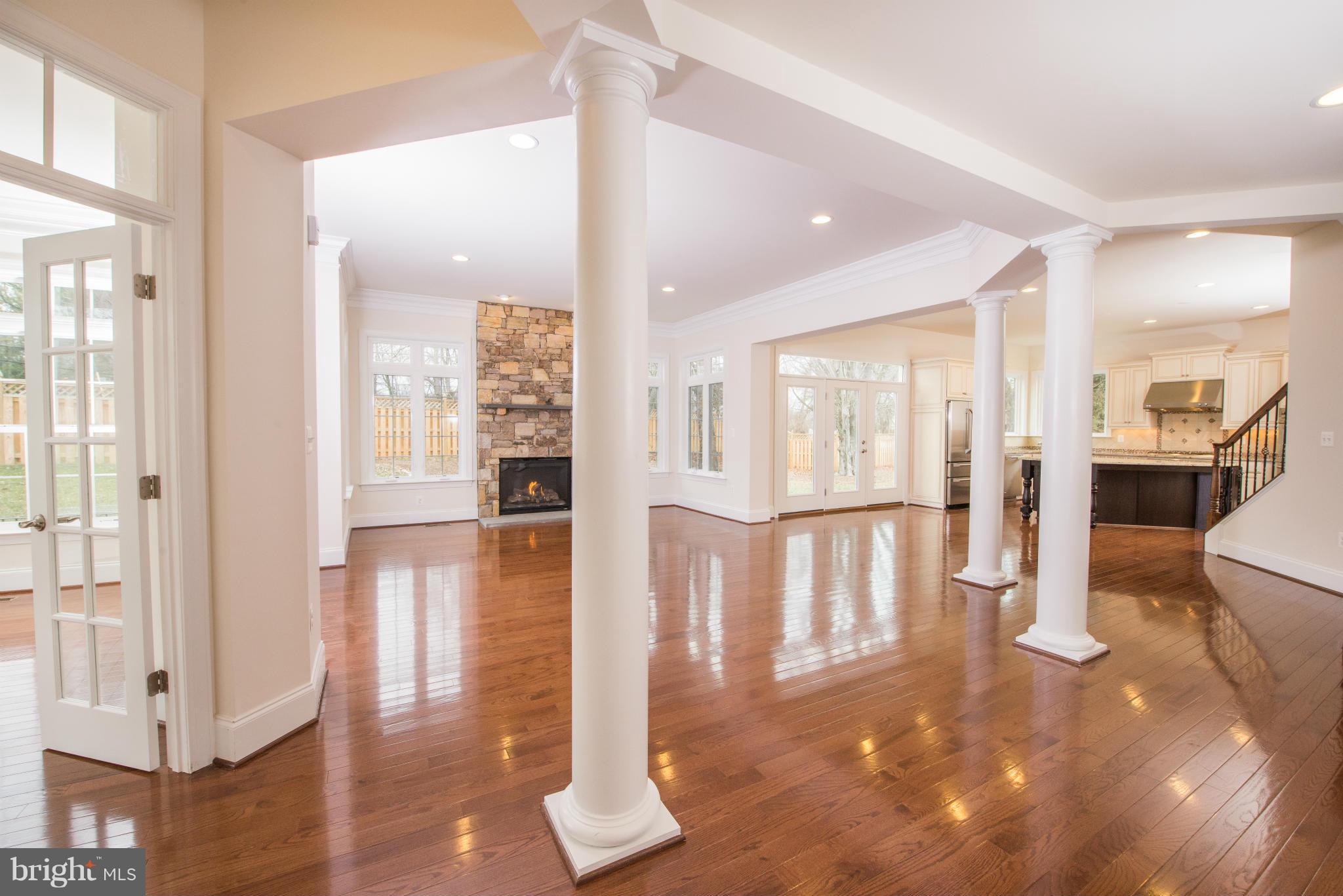 10002 Courthouse Road Vienna, VA 22181 - Photo 3 of 27 Interior (General)