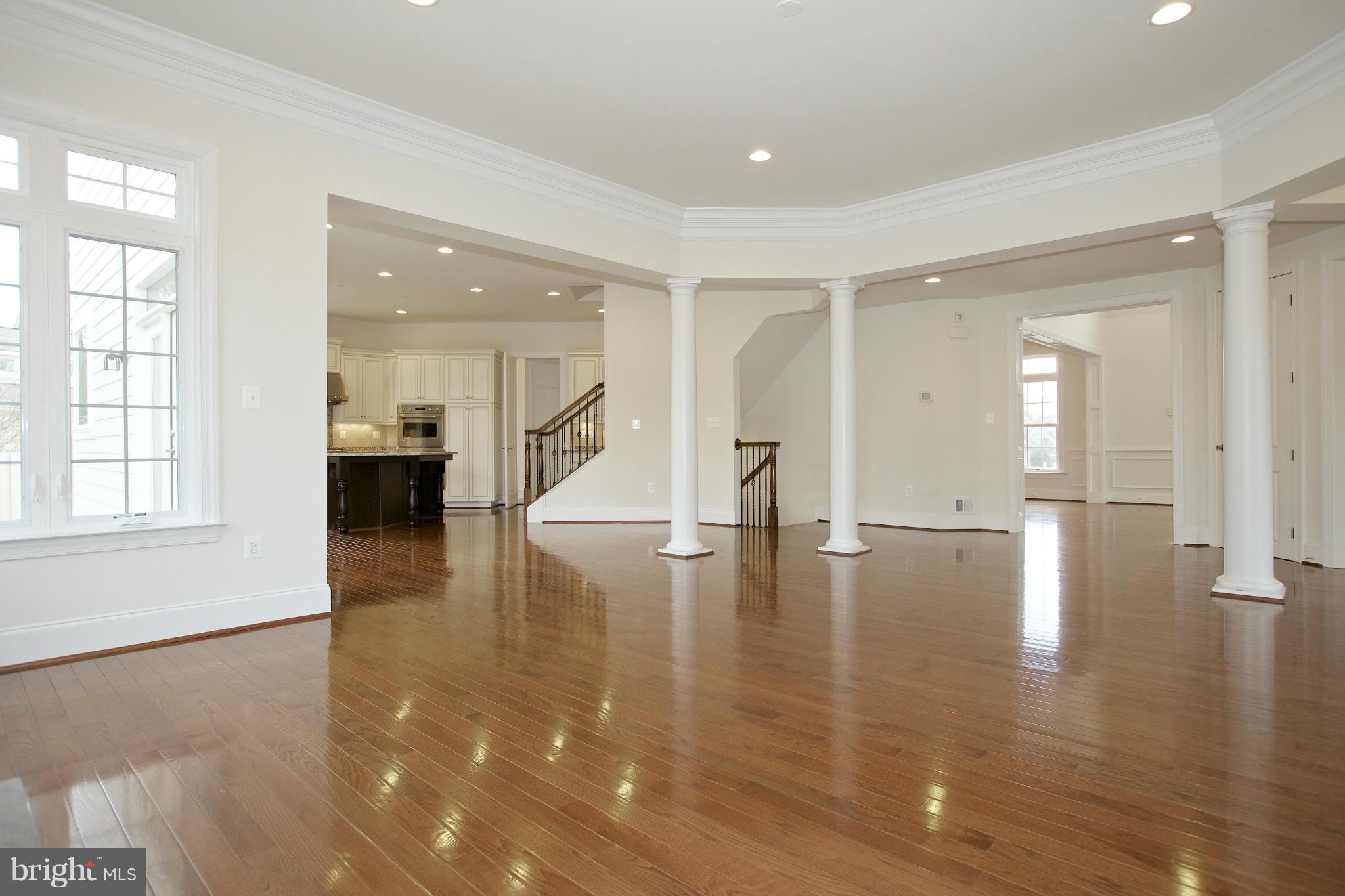 10002 Courthouse Road Vienna, VA 22181 - Photo 4 of 27 Interior (General)