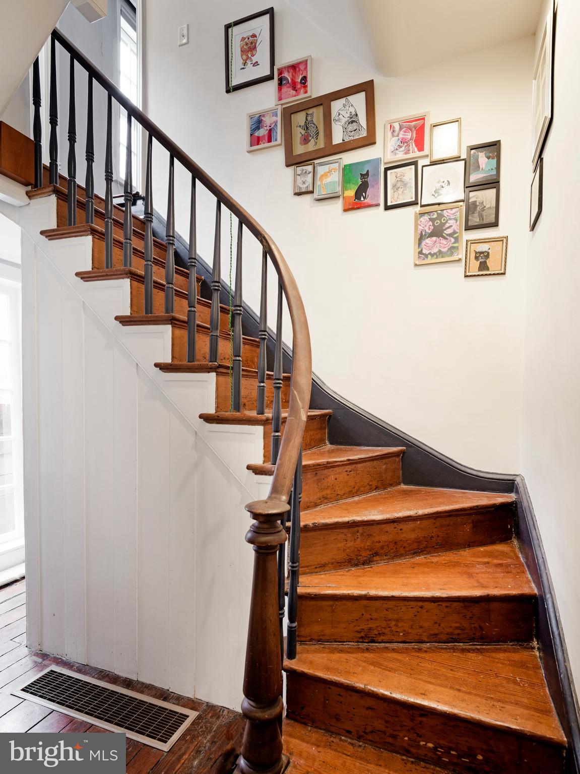 223 Carpenter Street Philadelphia, PA 19147 - Photo 20 of 42 a view of entryway