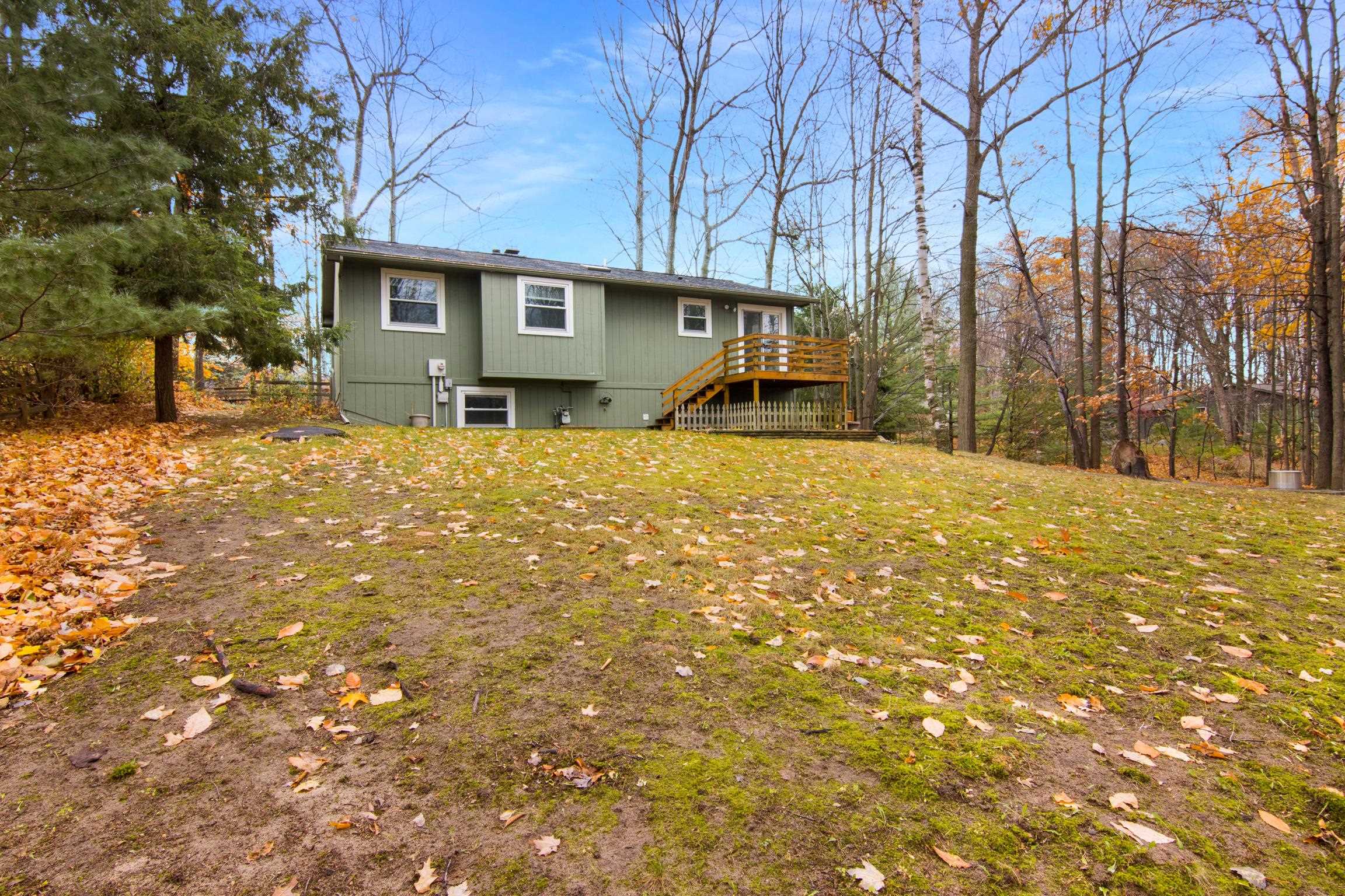 3928 Manchester Road Traverse City, MI 49686 - Photo 5 of 35