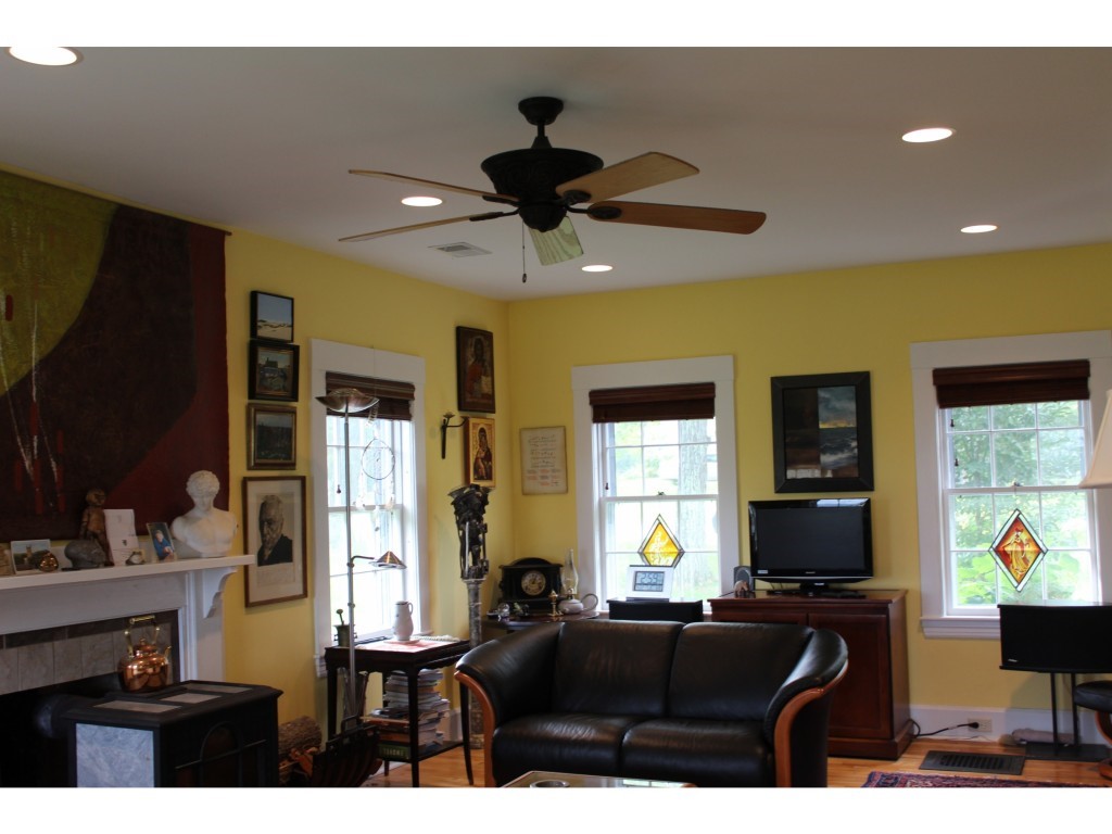 57 Academy Road Thetford, VT 05075 - Photo 10 of 25