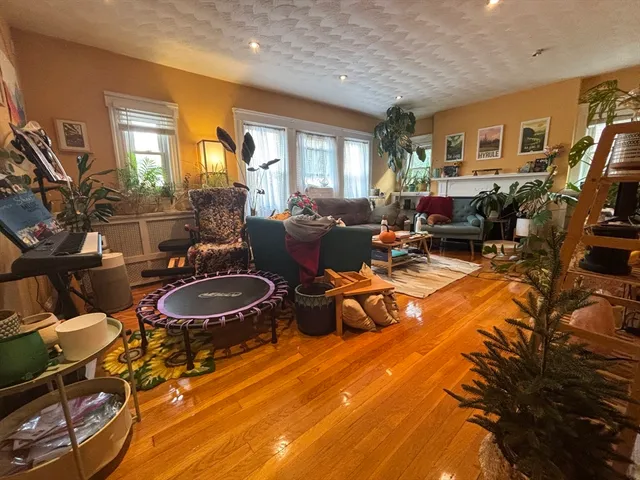 a view of utility room