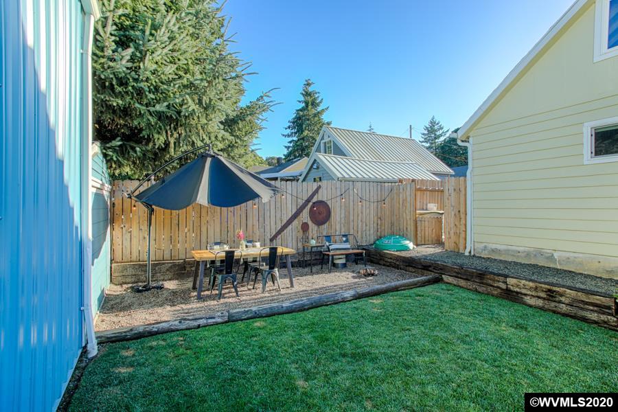 1436 Southwest 10th Street Dallas, OR 97338 - Photo 29 of 37 Gallery Image 29