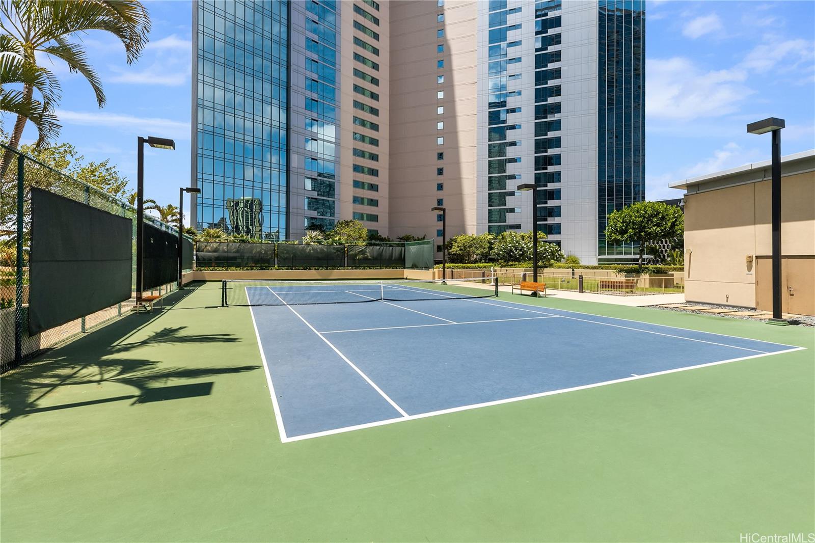 1288 Ala Moana Boulevard, Unit 37I Honolulu, HI 96814 - Photo 22 of 24 a view of a tennis court