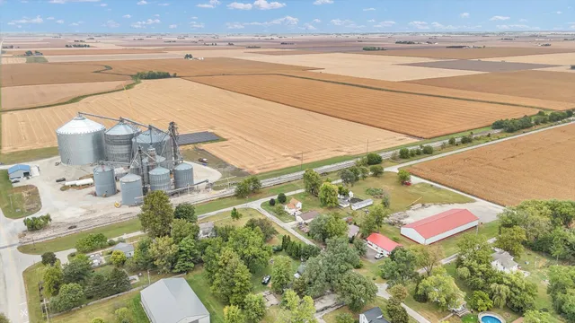 $185,000 | 208 County Road 1790 North, Onarga, IL 60955