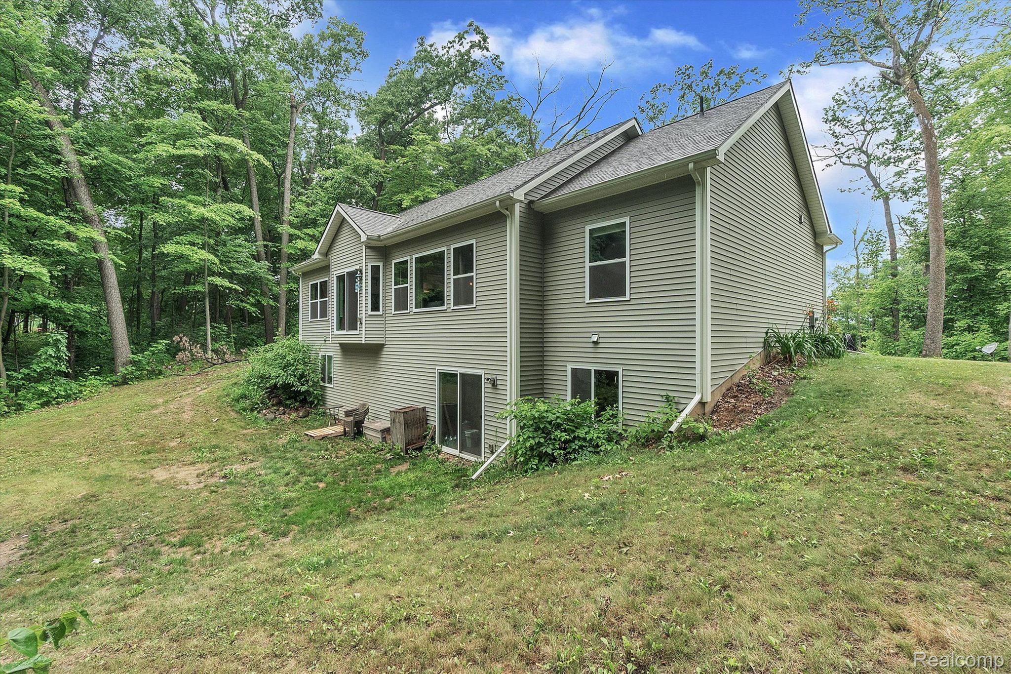 5560 Hartland Road Fenton, MI 48430 - Photo 27 of 41 Gallery Image 27
