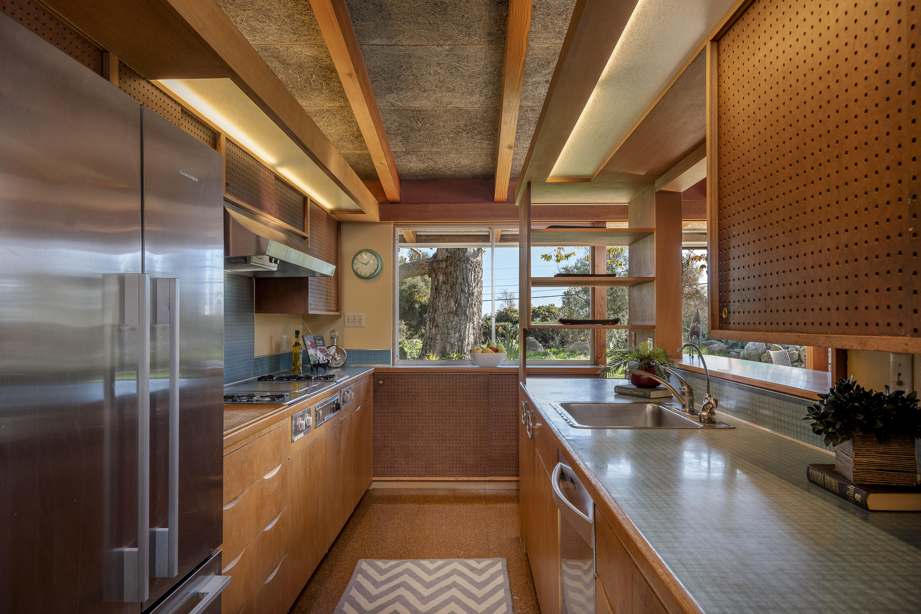 1726 Santa Monica Road Carpinteria, CA 93013 - Photo 5 of 21 Kitchen