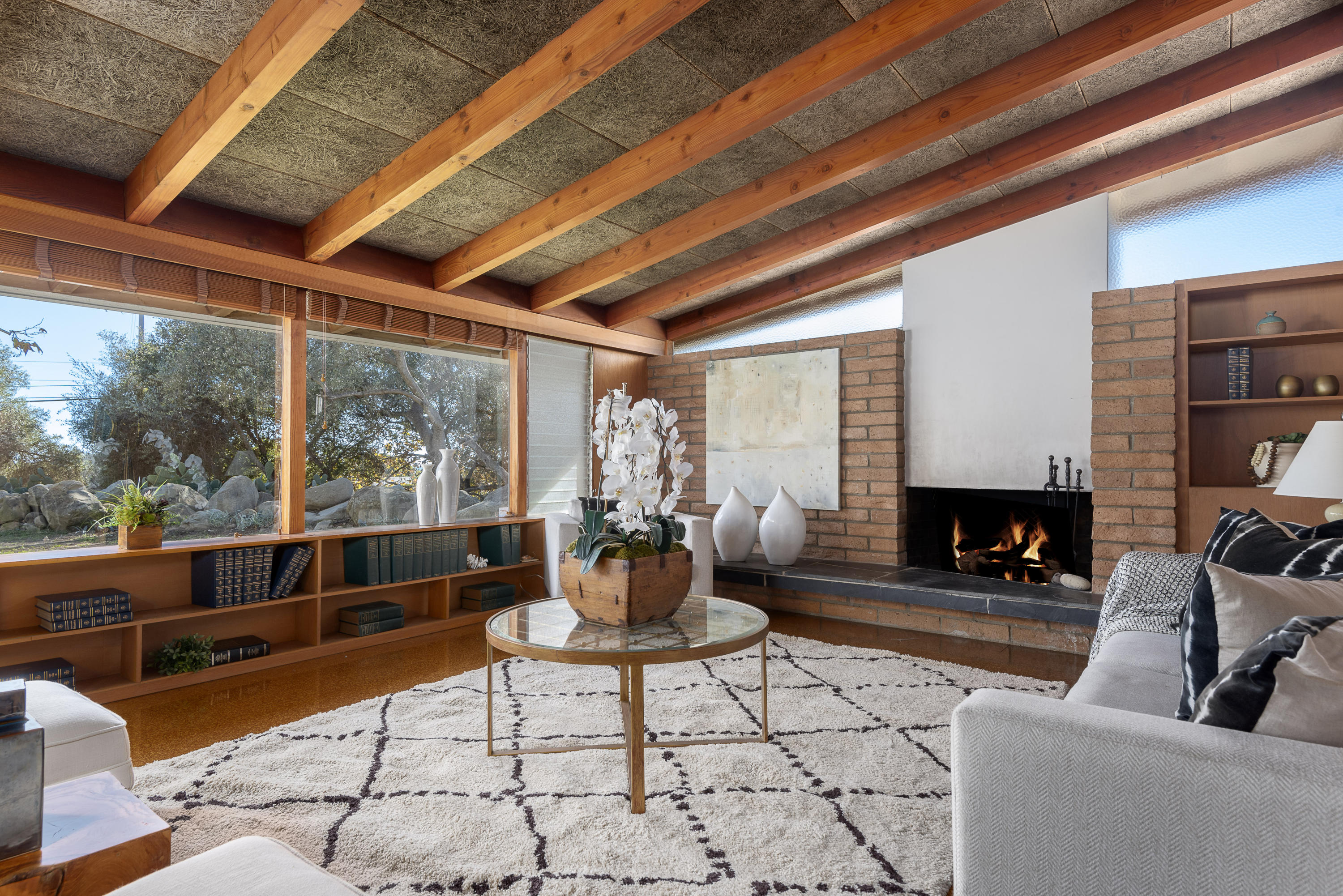 1726 Santa Monica Road Carpinteria, CA 93013 - Photo 6 of 21 LivingRoom