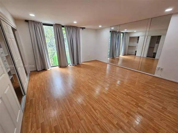 $3,200 | 3950 Estepona Avenue, Unit 6D6, Doral, FL 33178