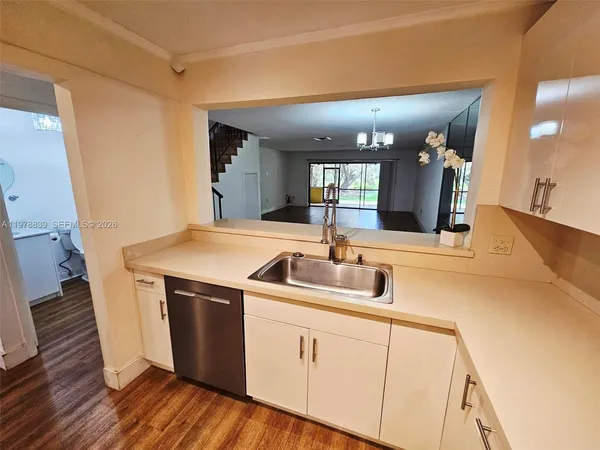 $3,200 | 3950 Estepona Avenue, Unit 6D6, Doral, FL 33178