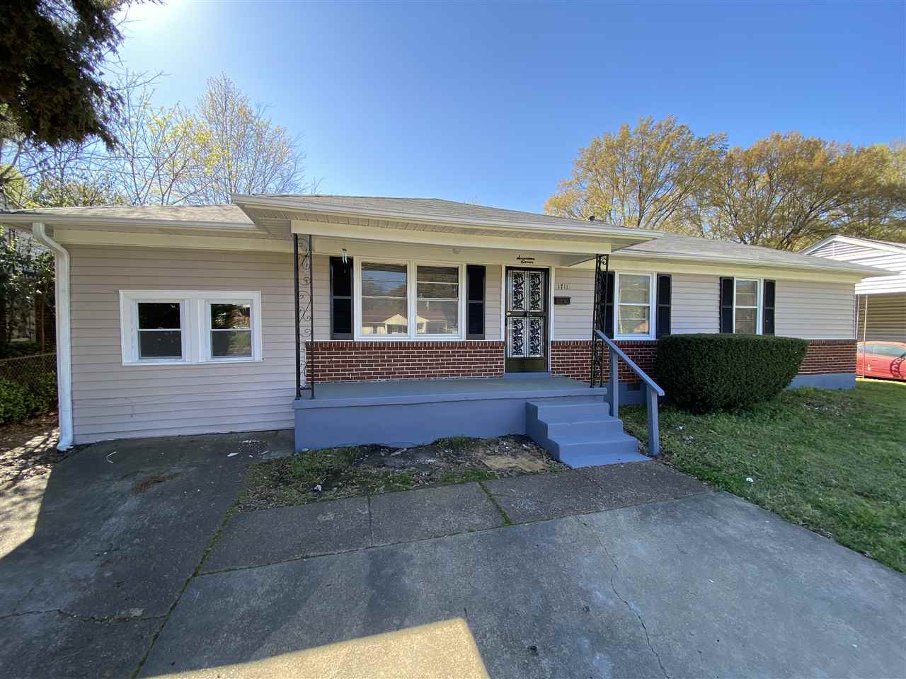 1711 South Perkins Road Memphis, TN 38117 - Photo 1 of 18
