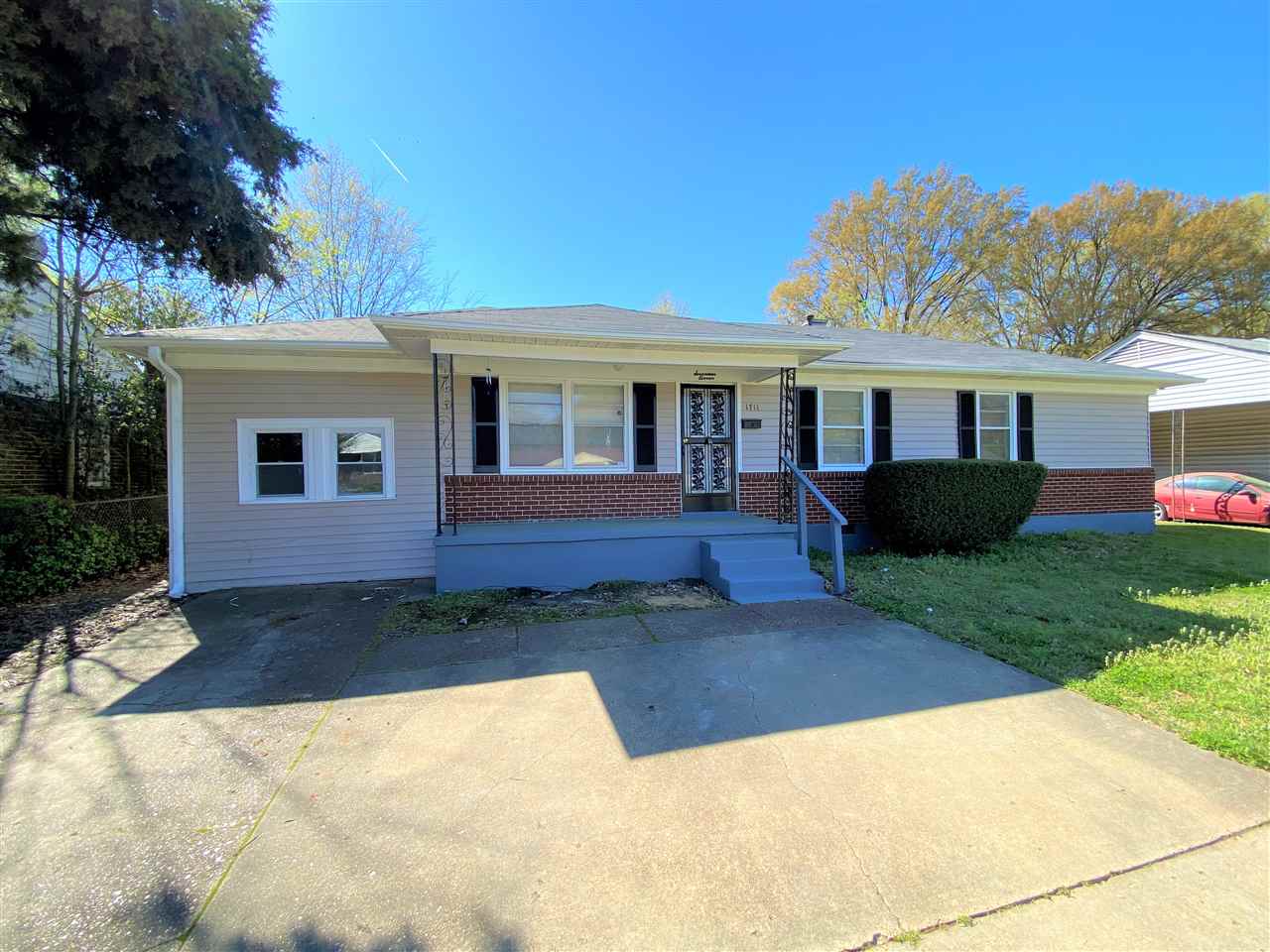 1711 South Perkins Road Memphis, TN 38117 - Photo 2 of 18