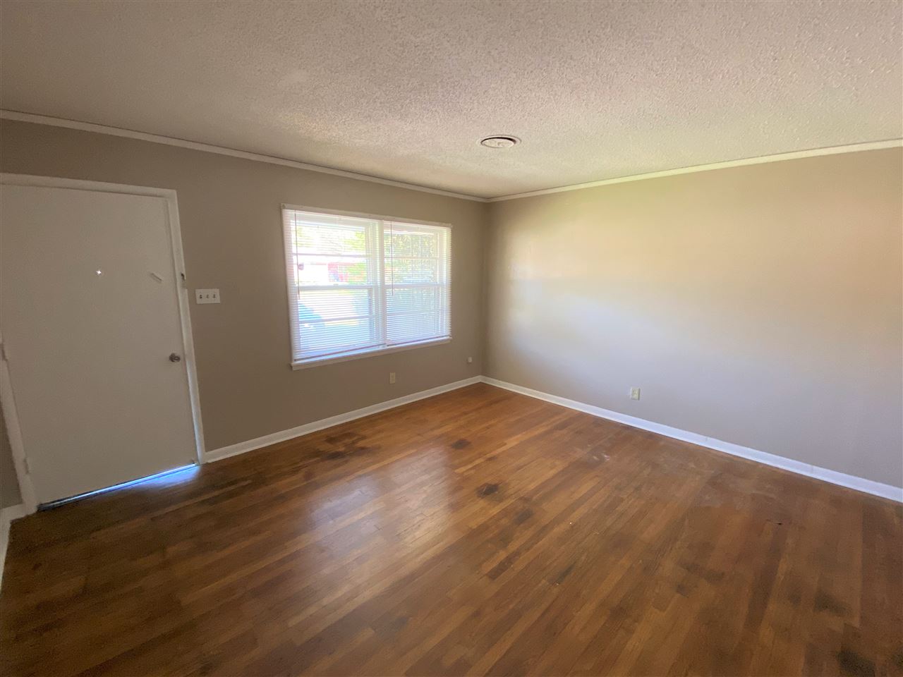1711 South Perkins Road Memphis, TN 38117 - Photo 3 of 18