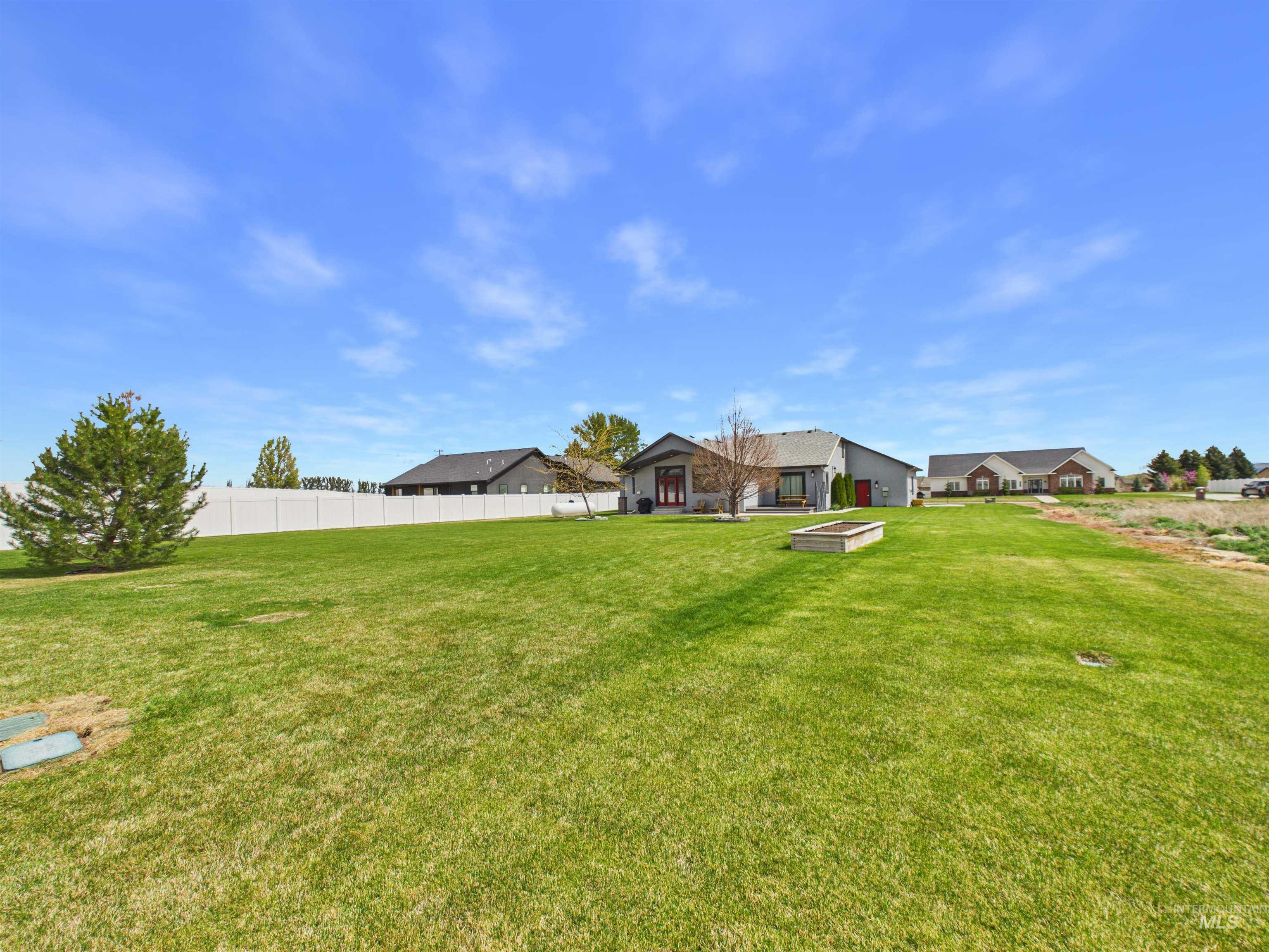 503 Heron Way Rupert, ID 83350 - Photo 44 of 49 View of yard with a residential view