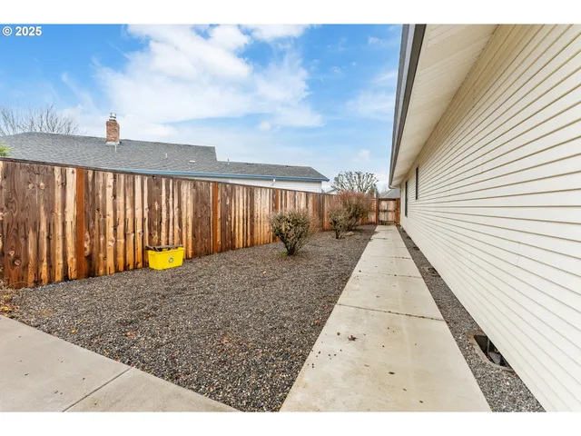 $485,000 | 2315 Northeast 156th Place, Portland, OR 97230