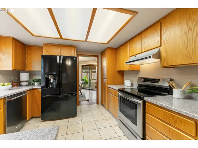 $485,000 | 2315 Northeast 156th Place, Portland, OR 97230