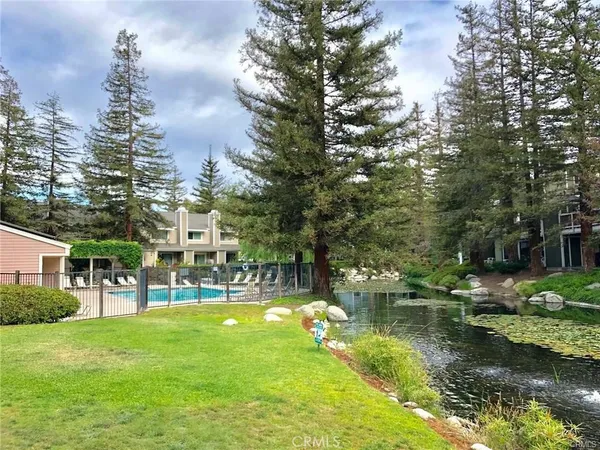 $615,000 | 700 East Lake Drive, Unit 27, Orange, CA 92866