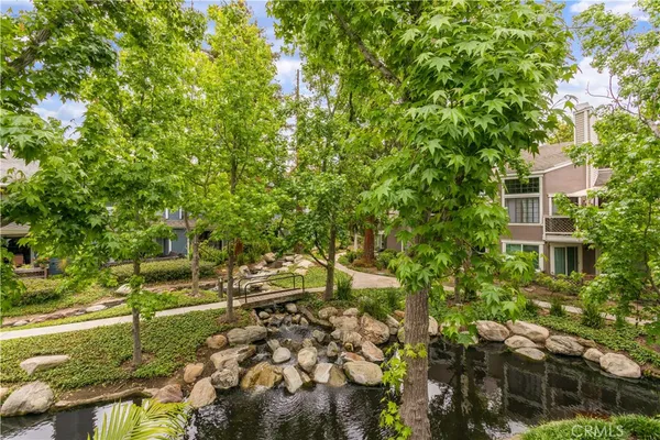 a view of yard with green space