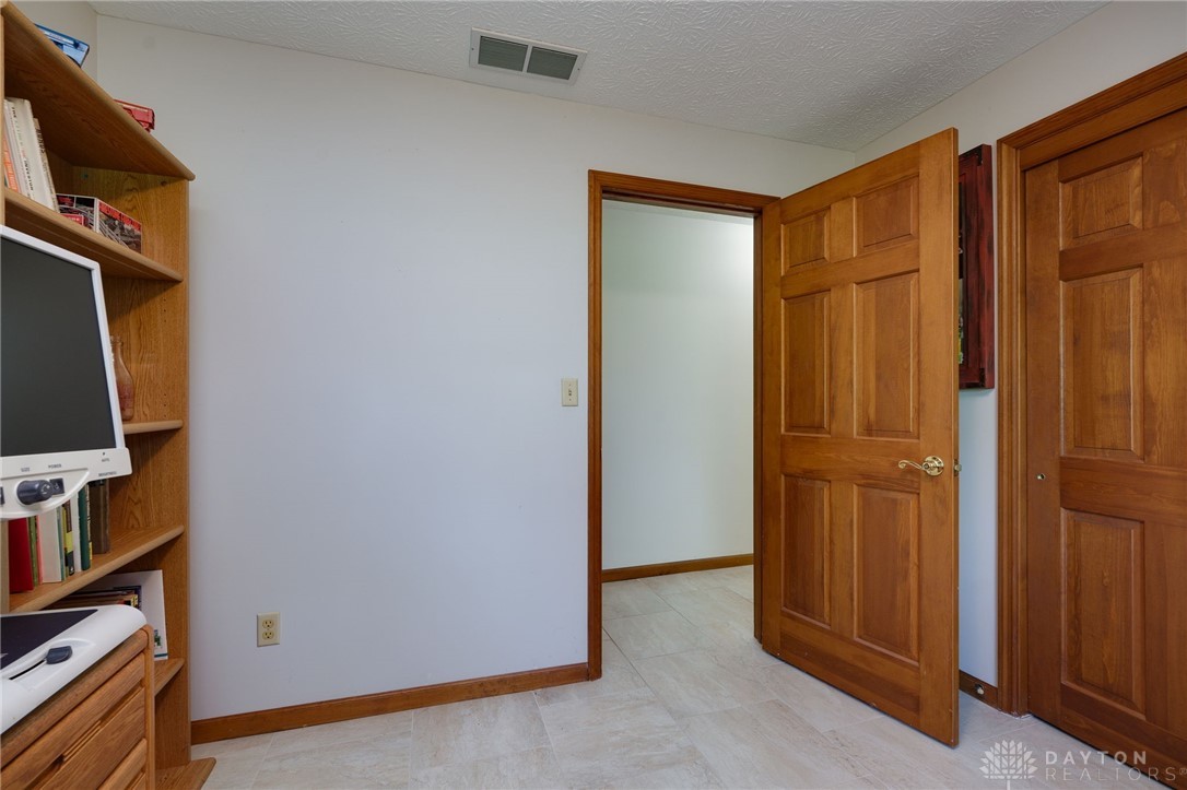 8467 Bunnell Hill Road Springboro, OH 45066 - Photo 41 of 52 Gallery Image 41