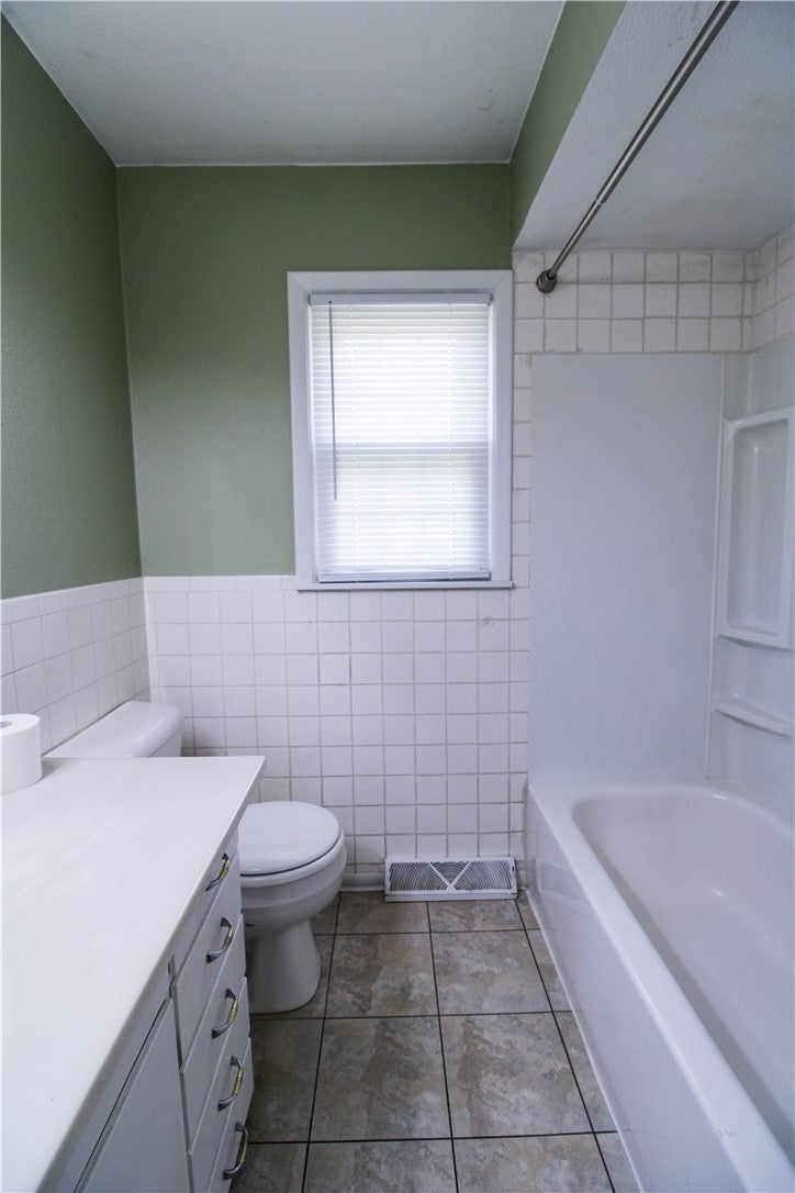 312 Southampton Drive Decatur, IL 62526 - Photo 27 of 38 Gallery Image 27