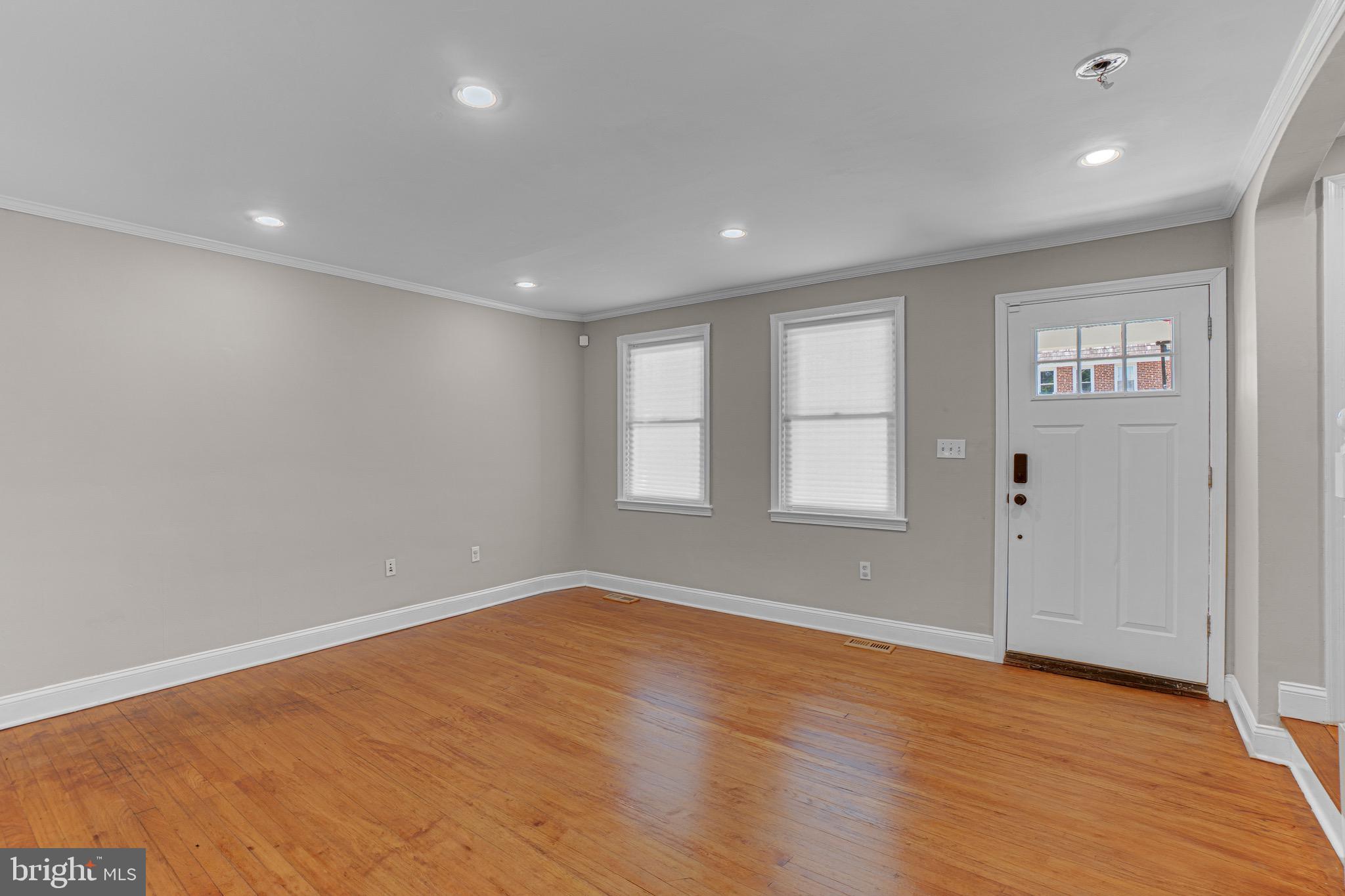 3904 Flowerton Road Baltimore, MD 21229 - Photo 10 of 29