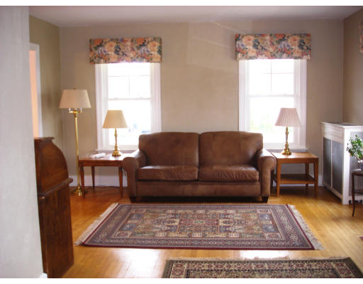 33 Ruggles Street Westborough, MA 01581 - Photo 8 of 21 Gallery Image 8