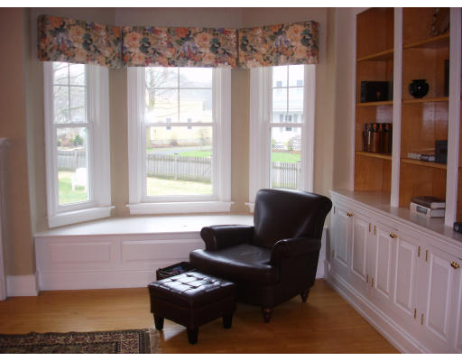 33 Ruggles Street Westborough, MA 01581 - Photo 10 of 21 Gallery Image 10