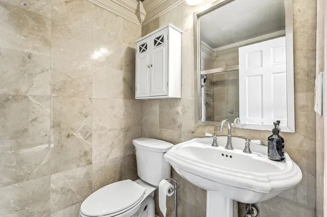 $4,000 | 1 King Street, Unit 601, Charleston, SC 29401