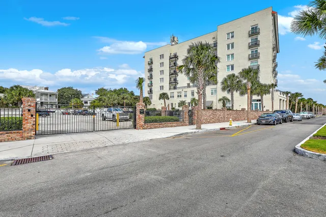 $4,000 | 1 King Street, Unit 601, Charleston, SC 29401