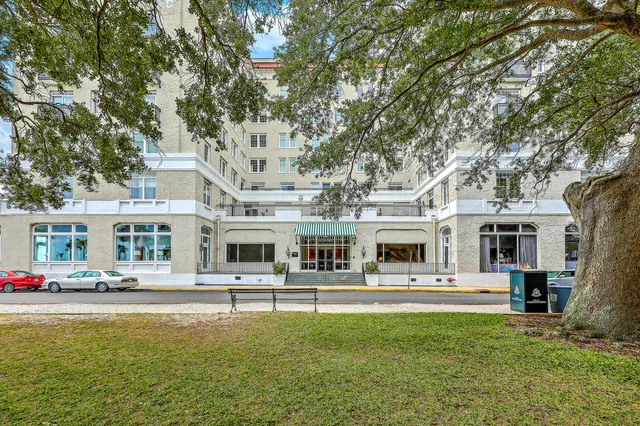 $4,000 | 1 King Street, Unit 601, Charleston, SC 29401