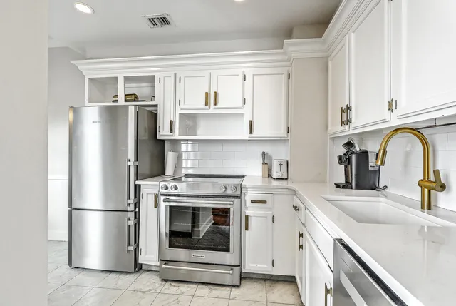 $4,000 | 1 King Street, Unit 601, Charleston, SC 29401