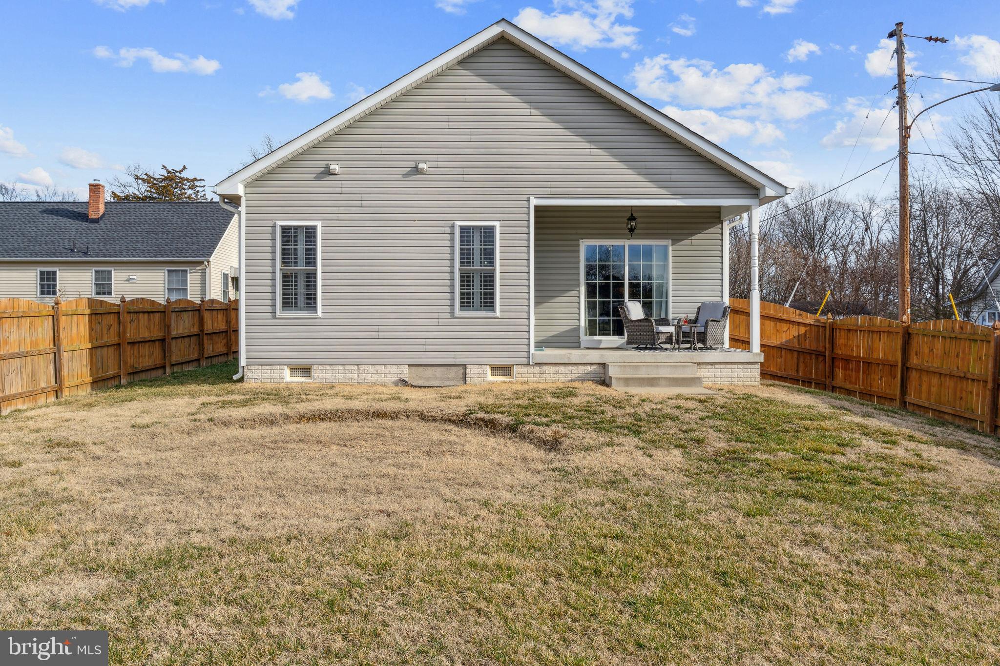 140 Ridgeway Street Fredericksburg, VA 22401 - Photo 30 of 33 Fence yard