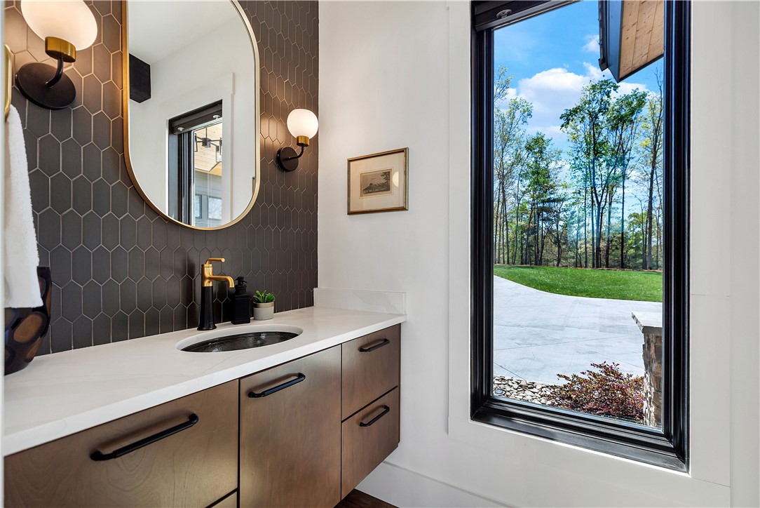 231 Keowee Turtle Head Road Salem, SC 29676 - Photo 10 of 50 Half Bath