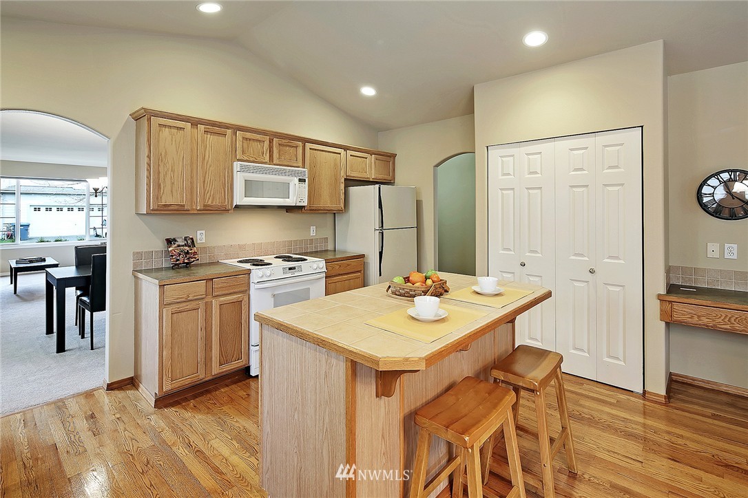 19223 1st Avenue West Bothell, WA 98012 - Photo 8 of 18 Gallery Image 8