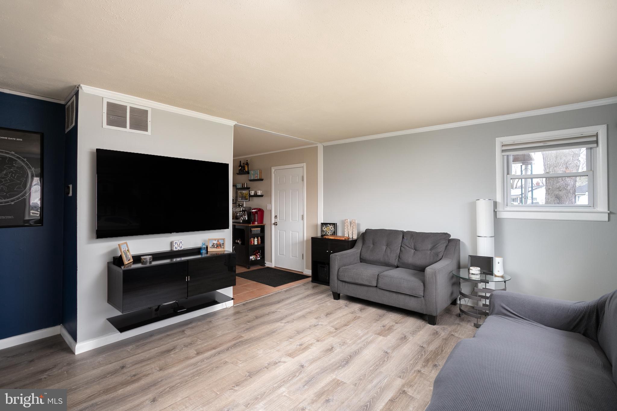915 Allison Road Burlington, NJ 08016 - Photo 7 of 30 Gallery Image 7