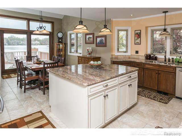 2248 South Shore Court Rochester Hills, MI 48307 - Photo 15 of 54