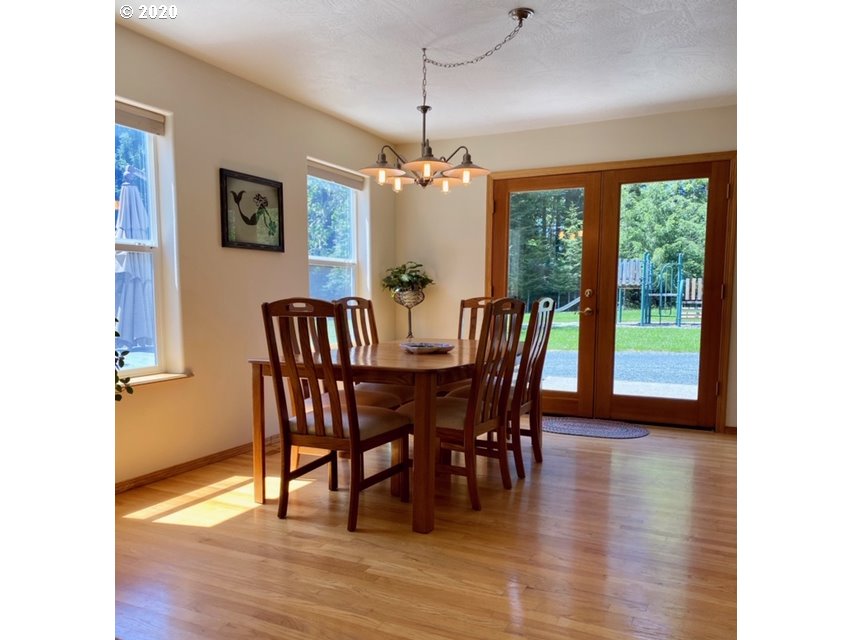 37749 Wallace Creek Road Springfield, OR 97478 - Photo 11 of 23