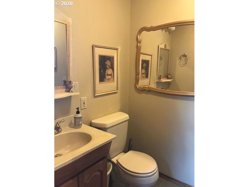 37749 Wallace Creek Road Springfield, OR 97478 - Photo 19 of 23