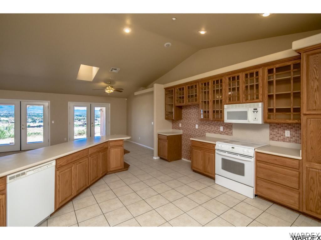 870 Riata Valley Road Kingman, AZ 86409 - Photo 5 of 36 Gallery Image 5