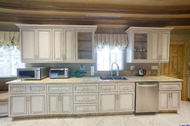1844 West Kenneth Road Glendale, CA 91201 - Photo 14 of 42 Gallery Image 14