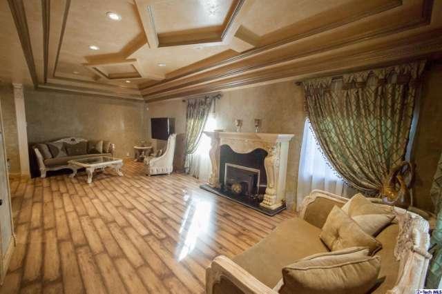 1844 West Kenneth Road Glendale, CA 91201 - Photo 3 of 42 Gallery Image 3