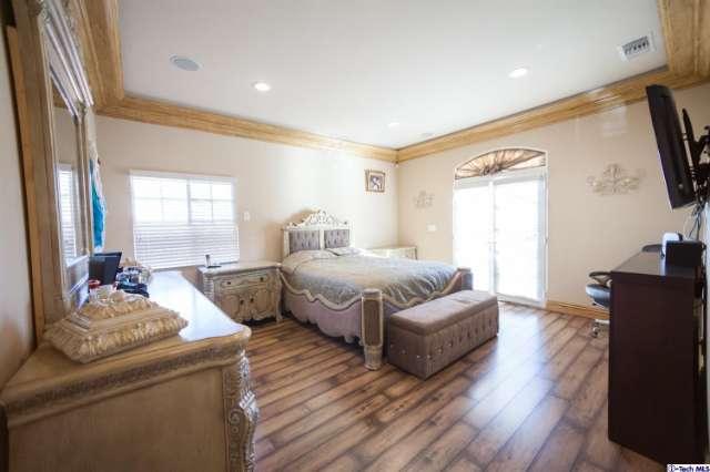1844 West Kenneth Road Glendale, CA 91201 - Photo 23 of 42 Gallery Image 23