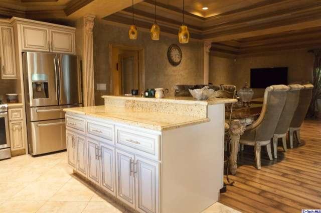 1844 West Kenneth Road Glendale, CA 91201 - Photo 10 of 42 Gallery Image 10