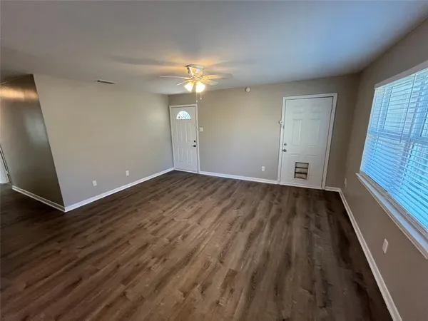 $1,950 | 926 Warren Way, Richardson, TX 75080